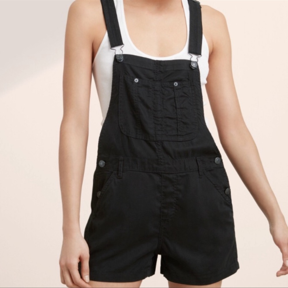 Aritzia Tna black chambray short overalls size XXS